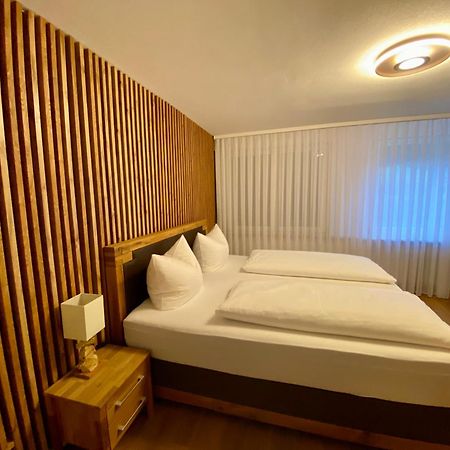 Hotel Restaurant Unikat ツェルティンゲン・ラハティグ エクステリア 写真